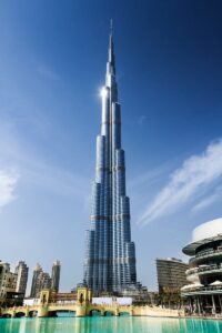 برج خليفة 200x300 - 6 أماكن سياحية إمراتية لا يمكن تفويتها
