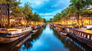 102 183133 tourism netherlands 2 300x167 - أشهر المعالم السياحية في هولندا