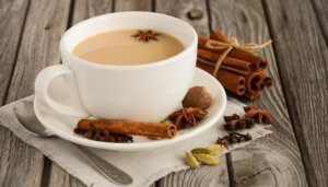 127 110119 karak tea benefits recipe 700x400 300x171 - فن صنع شاي الكرك المثالي