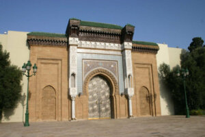 Royal Palace of Casablanca 3 1024x683 1 300x200 - معالم سياحية مبهرة في الدار البيضاء