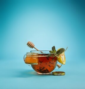 herbal tea blue 287x300 - مشروبات تساعد على ترك التدخين