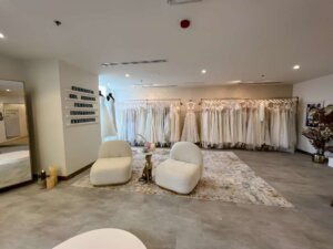 youi bridal 300x225 - أفضل محلات فساتين زفاف تعتمد عليها في دبي