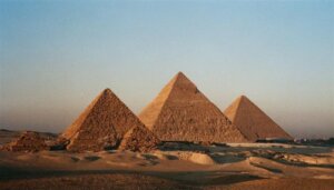 الاهرامات 300x171 - أسرار لا تعرفها عن أشهر الأهرامات المصرية