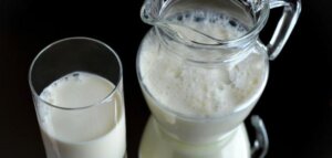 بحث عن فوائد الحليب 300x143 - تعرف على الفوائد الصحية المذهلة في الحليب