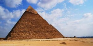 11 300x150 - أسرار لا تعرفها عن أشهر الأهرامات المصرية