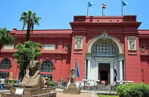 12 top rated tourist attractions in egypt 6 j 300x197 - استكشاف المعالم السياحية الشهيرة في مصر